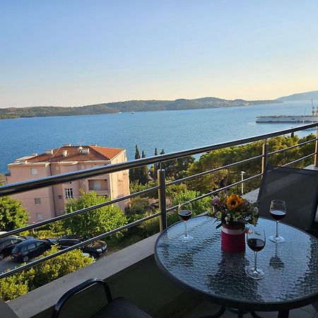 Apartmani Dodo Trogir Eksteriør billede